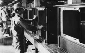 朝日木工（当時）テレビキャビネット生産ライン