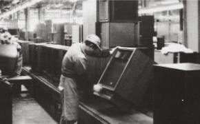 朝日木工（当時）ステレオキャビネット生産ライン